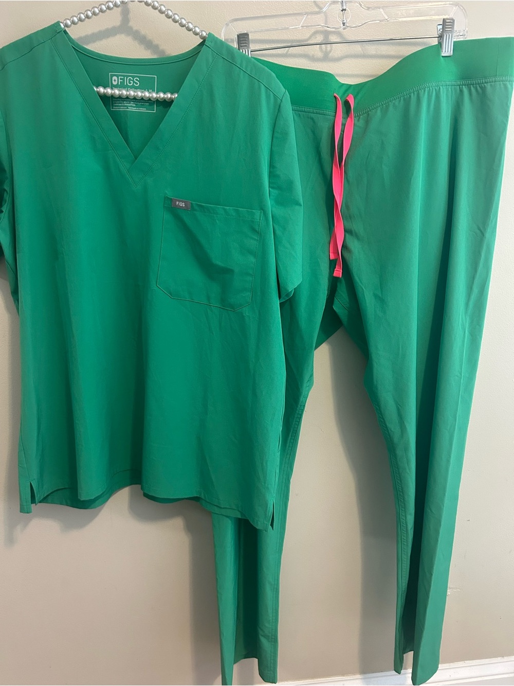 FIGS Technical Collection Scrub Set Womens XL Top Pants Green Pink Drawstring